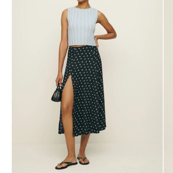 Reformation Dresses & Skirts - Reformation Zoe Skirt - Flower Print - Size 6p